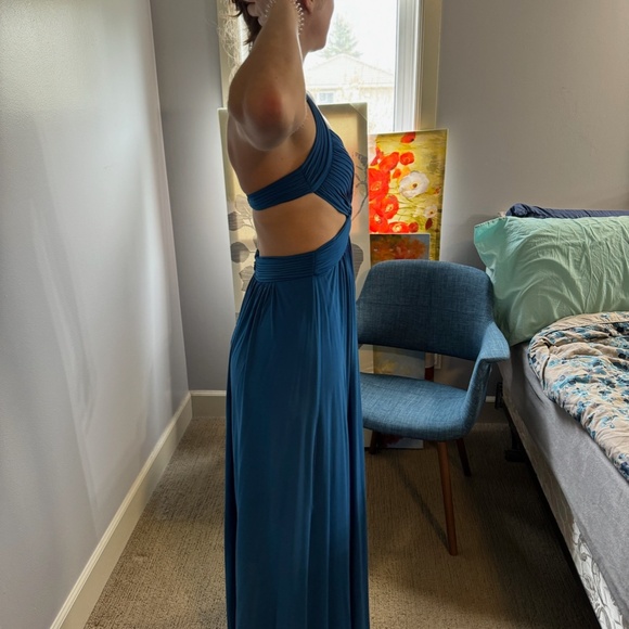 BCBG Maxazria Prom Dress - Picture 6 of 7